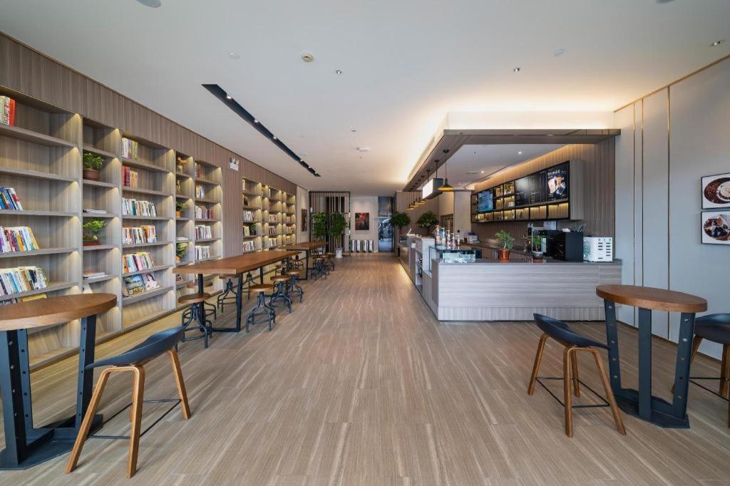 Hanting Anting Xinyuan Road Hotel 2*